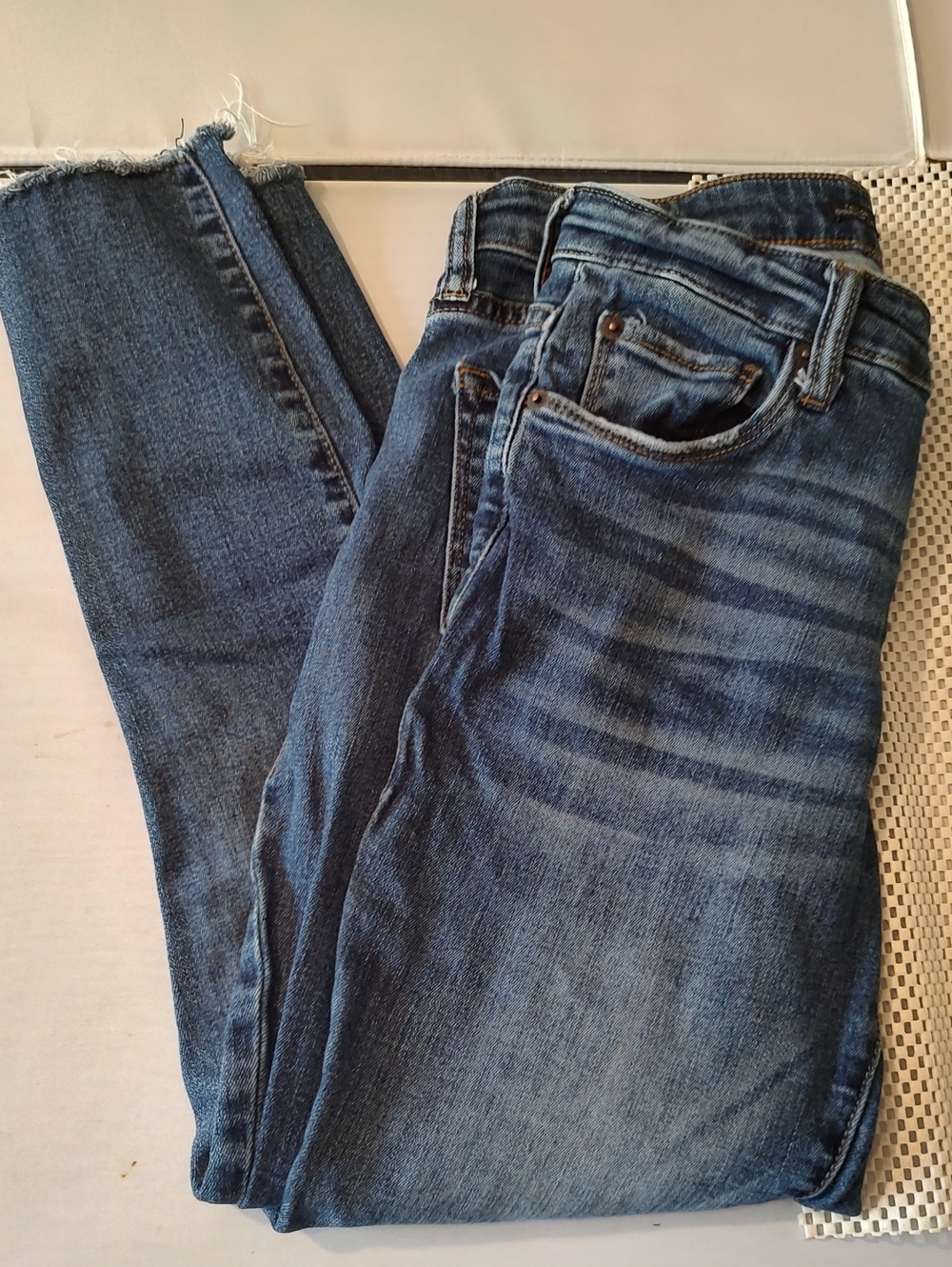 STS Blue Women's Size 26 Taylor Straight Leg Jeans Ankle Distressed Gently Used